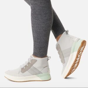 Sorel Out N About III Mid Sneaker Boot Weatherproof Moonstone/Sea Salt Size 7.5
